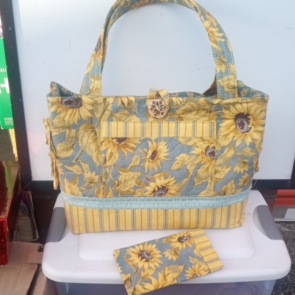 Sunflower Design Baby Gym Bag Purse Tote Carry-All With Handles & Matching Case